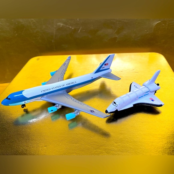 AIR FORCE ONE USA PRESIDENT BOEING 747 & USA NASA SPACE SHUTTLE COLLECTIBLE - Picture 9 of 13